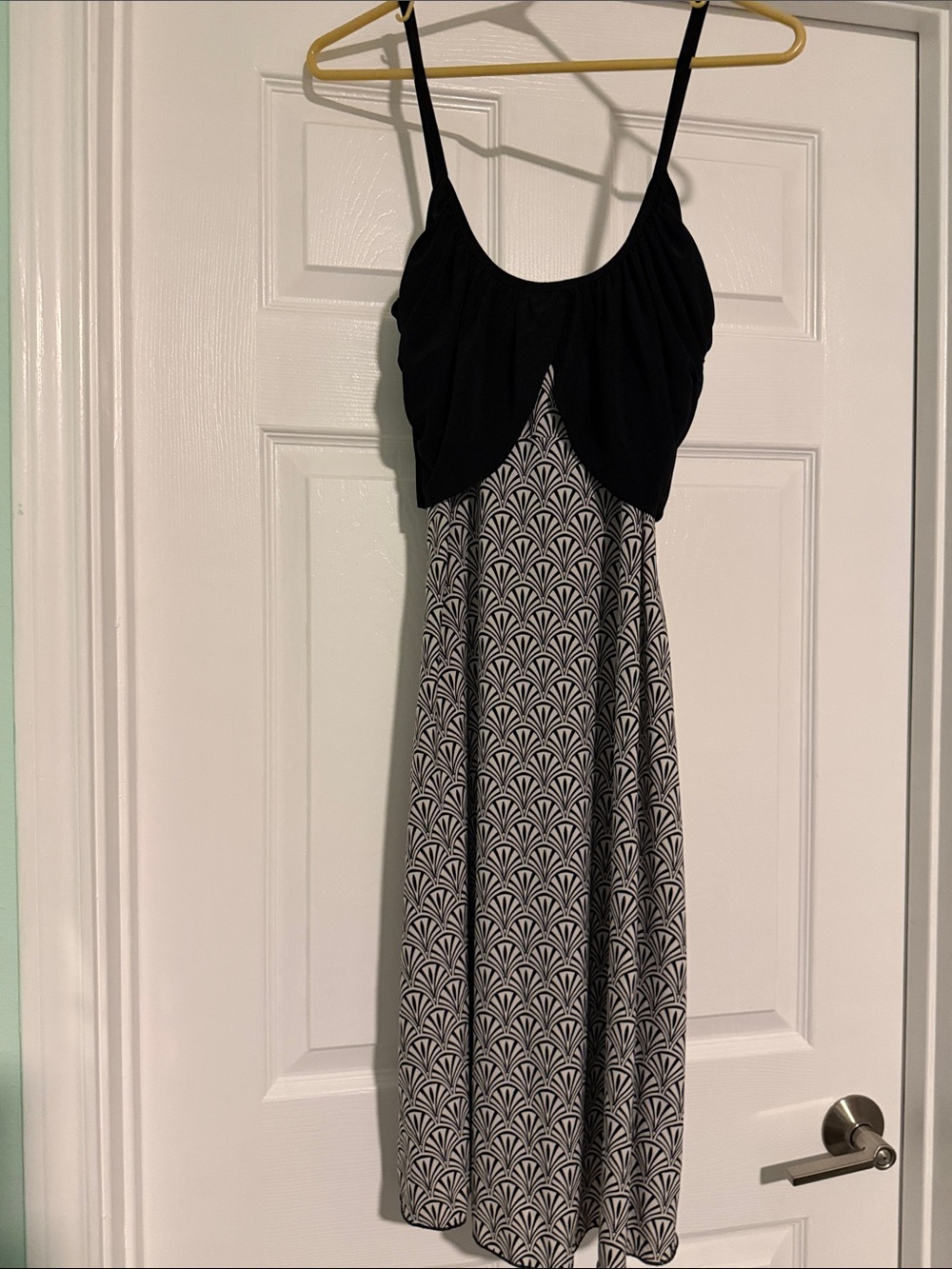 Black & White Sleeveless Patterned Midi Dress